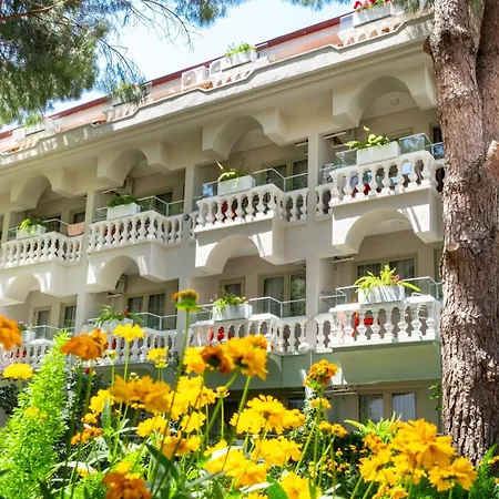 Rose Garden Premium Love hotel *