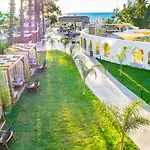 Hodinový hotel Rose Garden Premium *